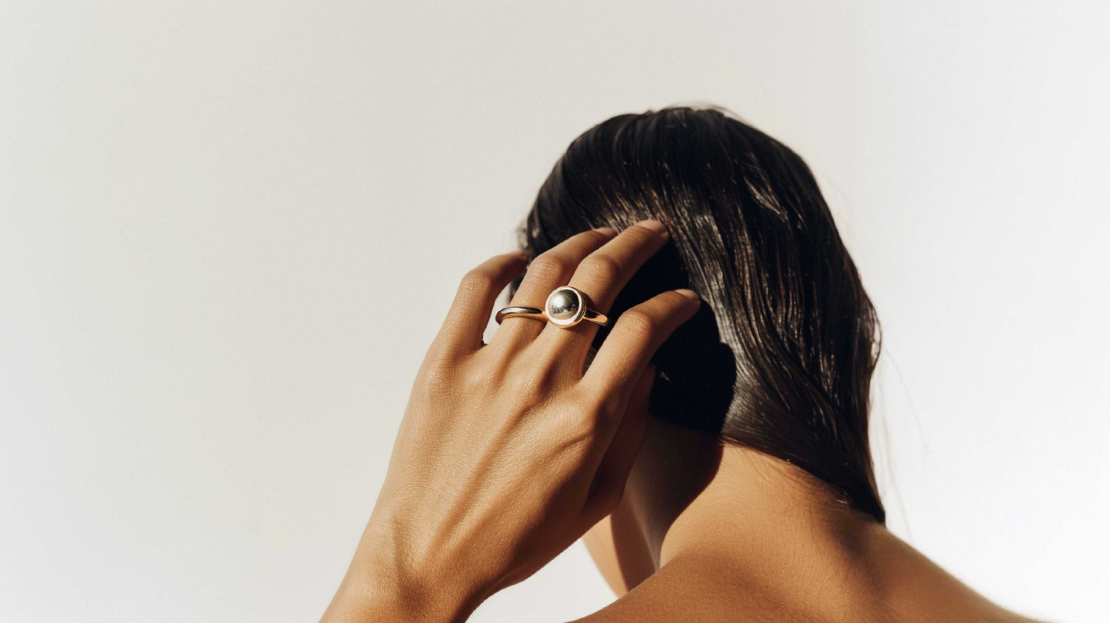 Naari Essentials-online jewellery and beauty essentials store for women in India